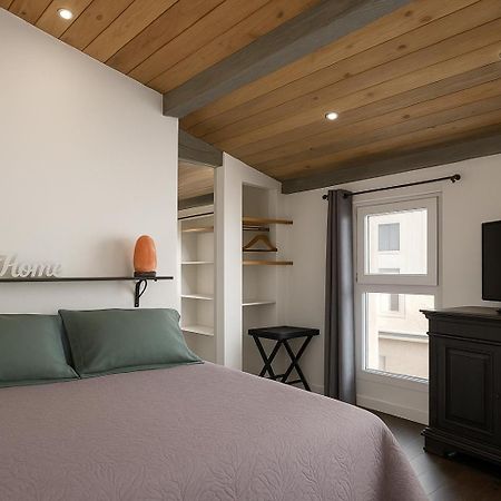 Insolite Studio -La Tour Des Templiers- Montfrin Luaran gambar