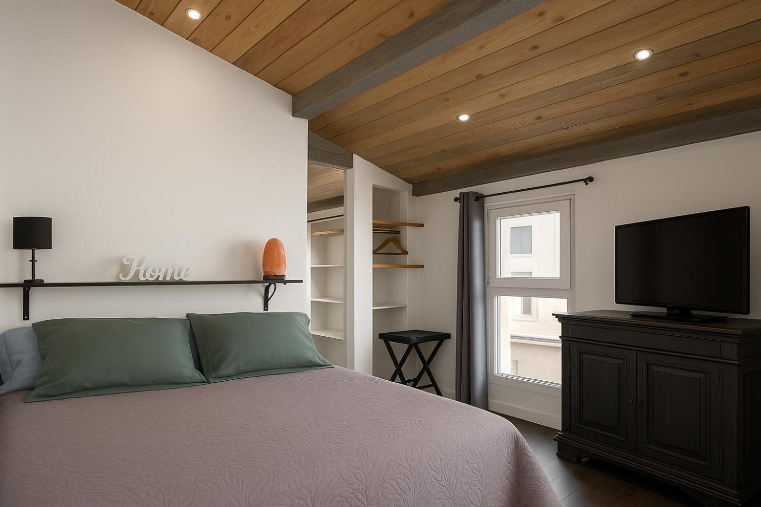 Insolite Studio -La Tour Des Templiers- Montfrin Luaran gambar